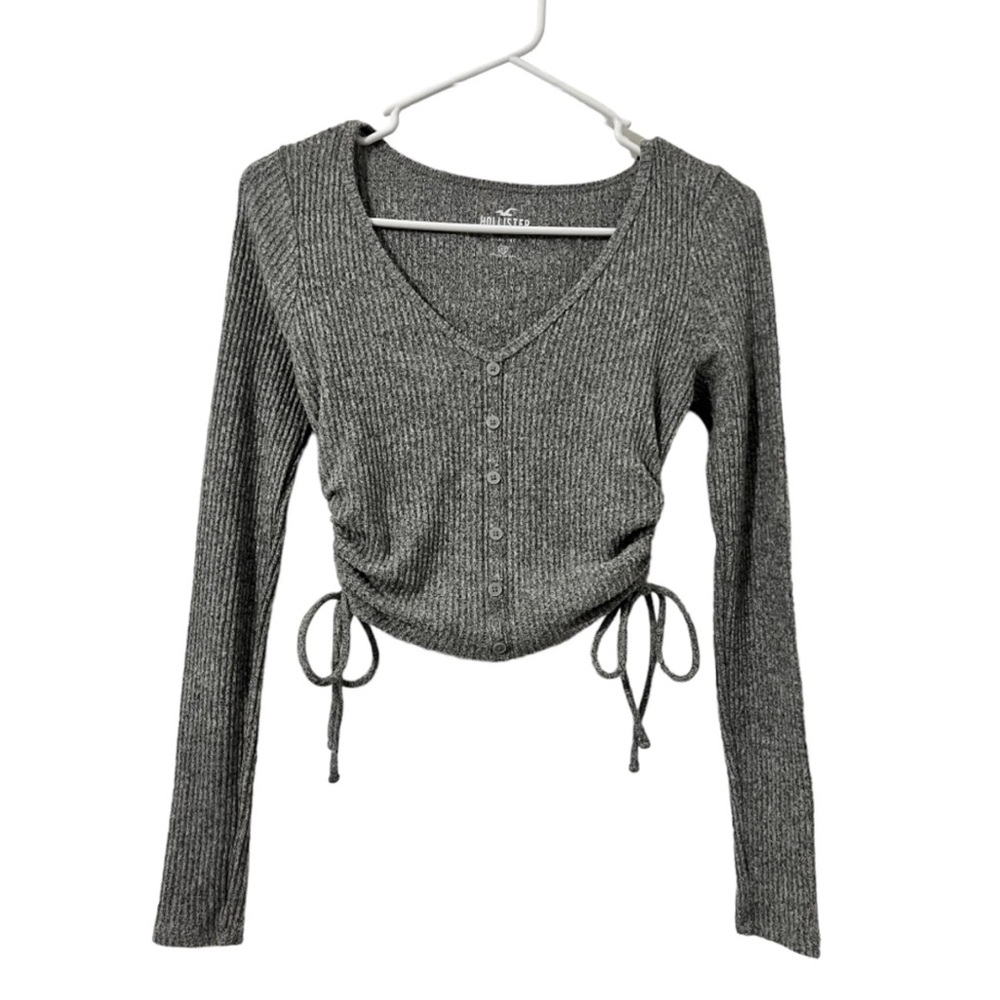 Hollister Gray cropped long sleeve shirt, Size Medium.